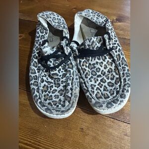Leopard Print Wendy Hey Dude, size 11, not the original laces, smoke free home